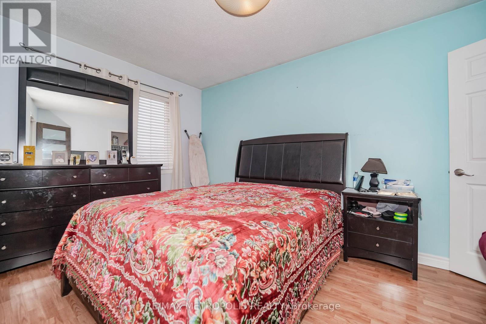 63 ECHO RIDGE CRESCENT - Image 14