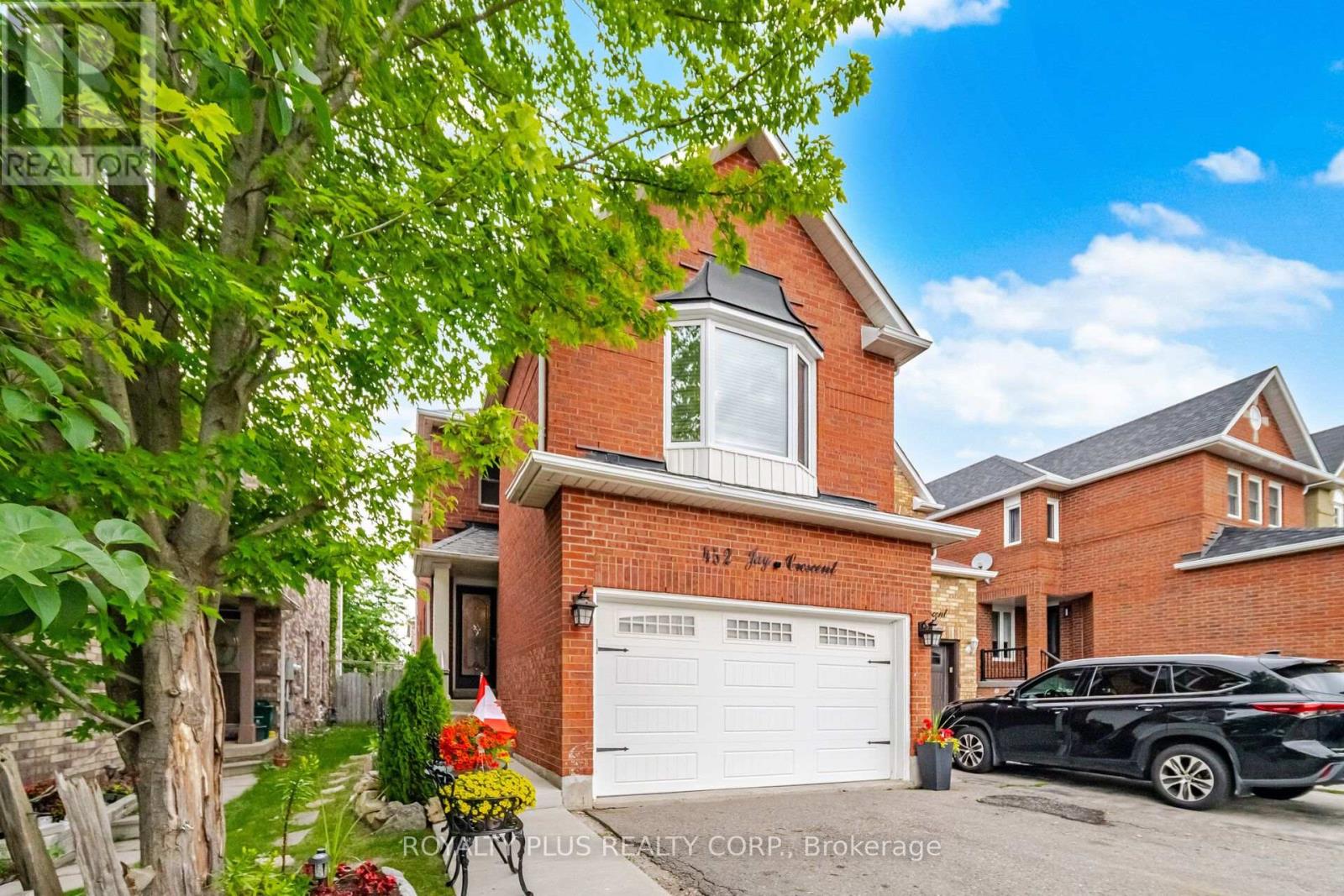 452 JAY CRESCENT - 2