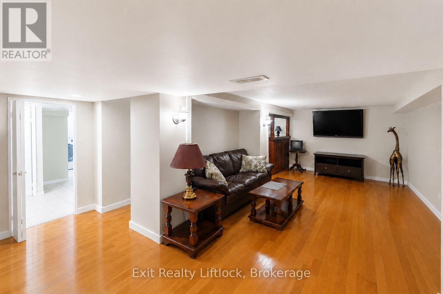 2 EDGEWOOD AVENUE - 18