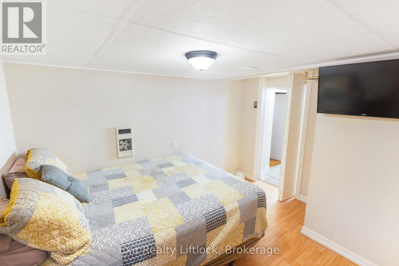 2 EDGEWOOD AVENUE - 22
