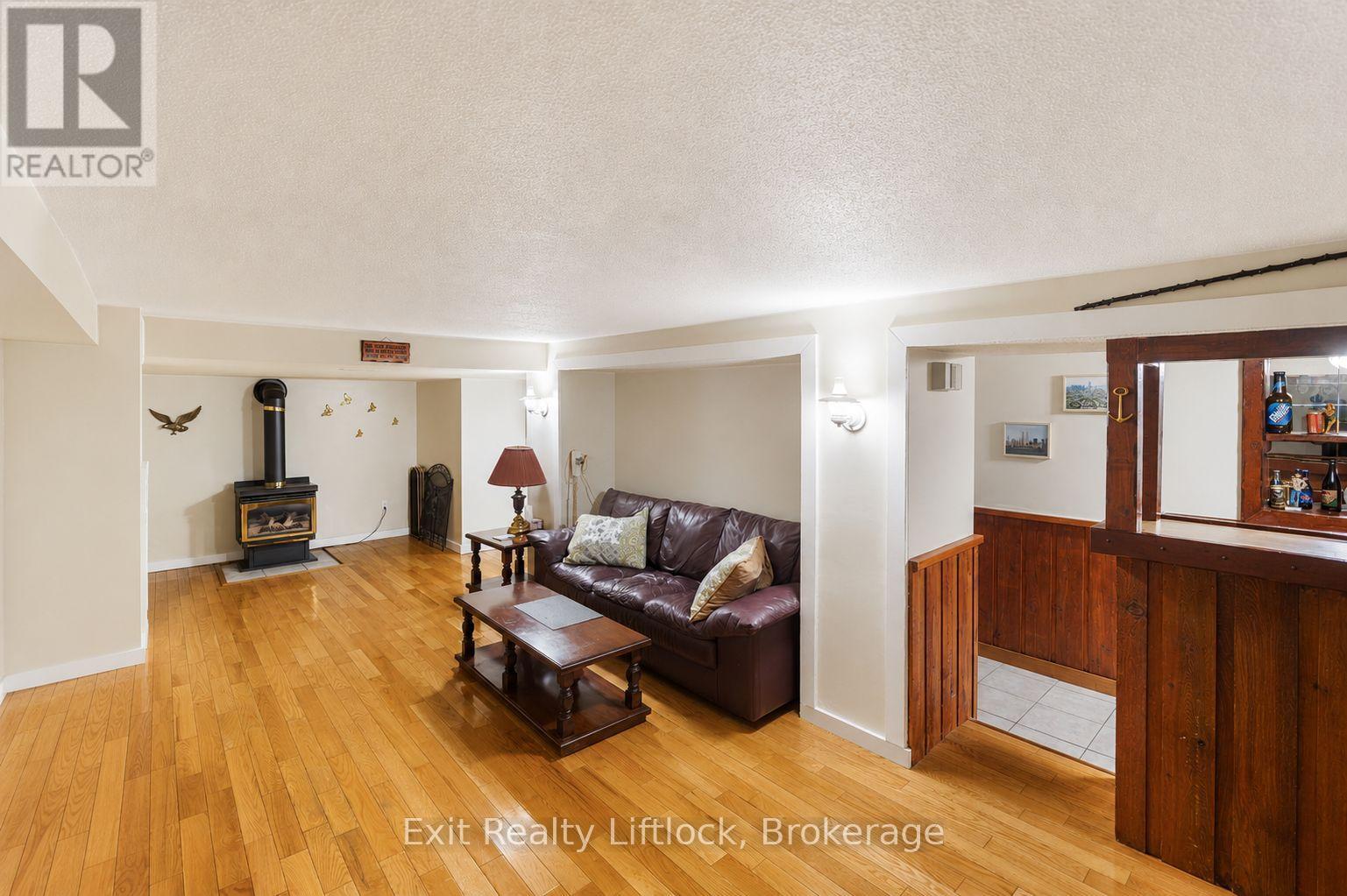 2 EDGEWOOD AVENUE - 19