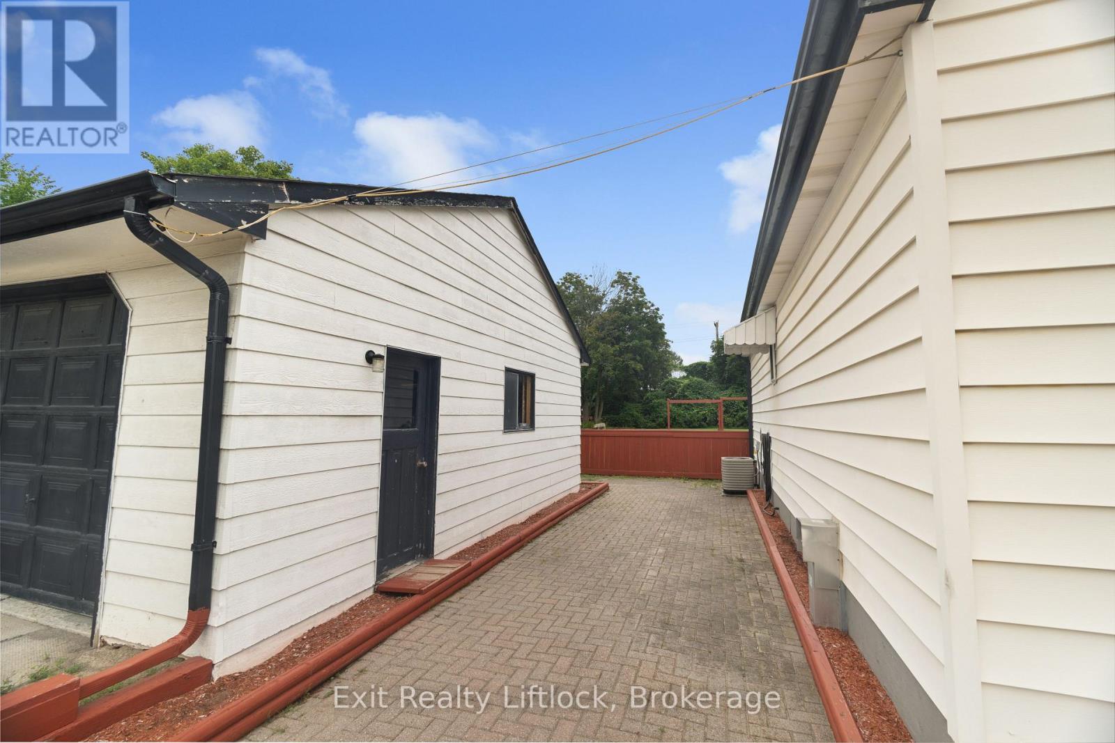 2 EDGEWOOD AVENUE - 33