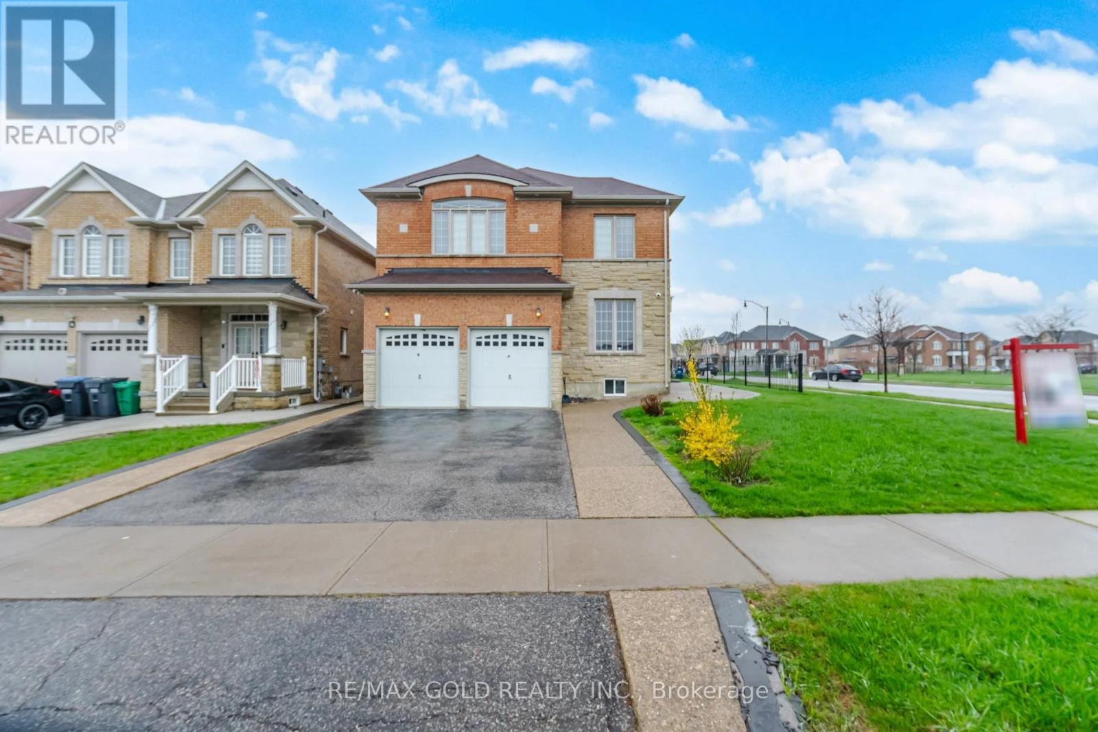 26 DRUMMONDVILLE DRIVE - 29