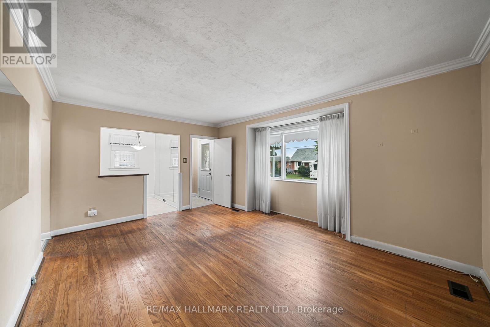 27 SUNRAY CRESCENT - Image 8
