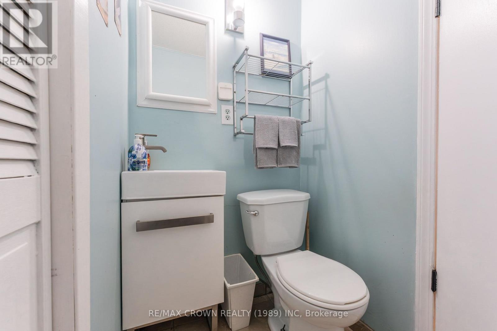 33 DOMINION AVENUE - 11