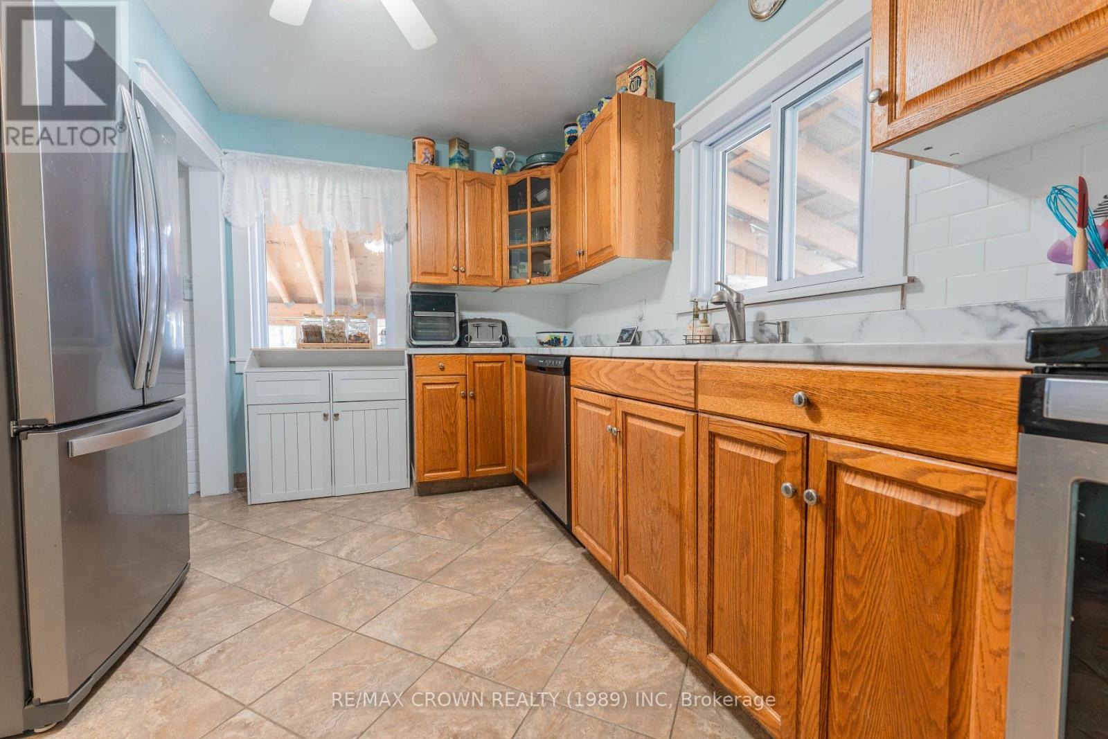 33 DOMINION AVENUE - 17