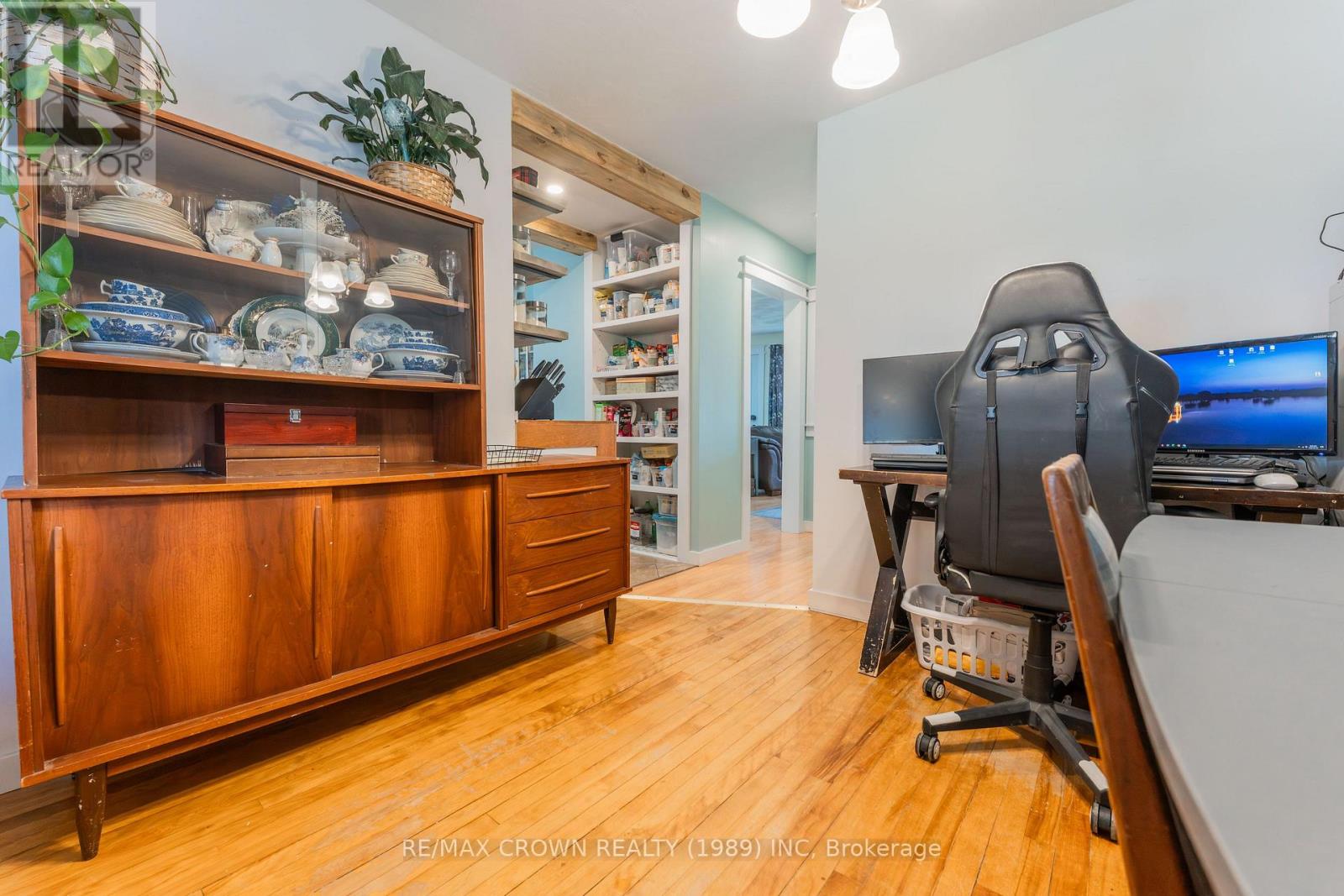 33 DOMINION AVENUE - 13