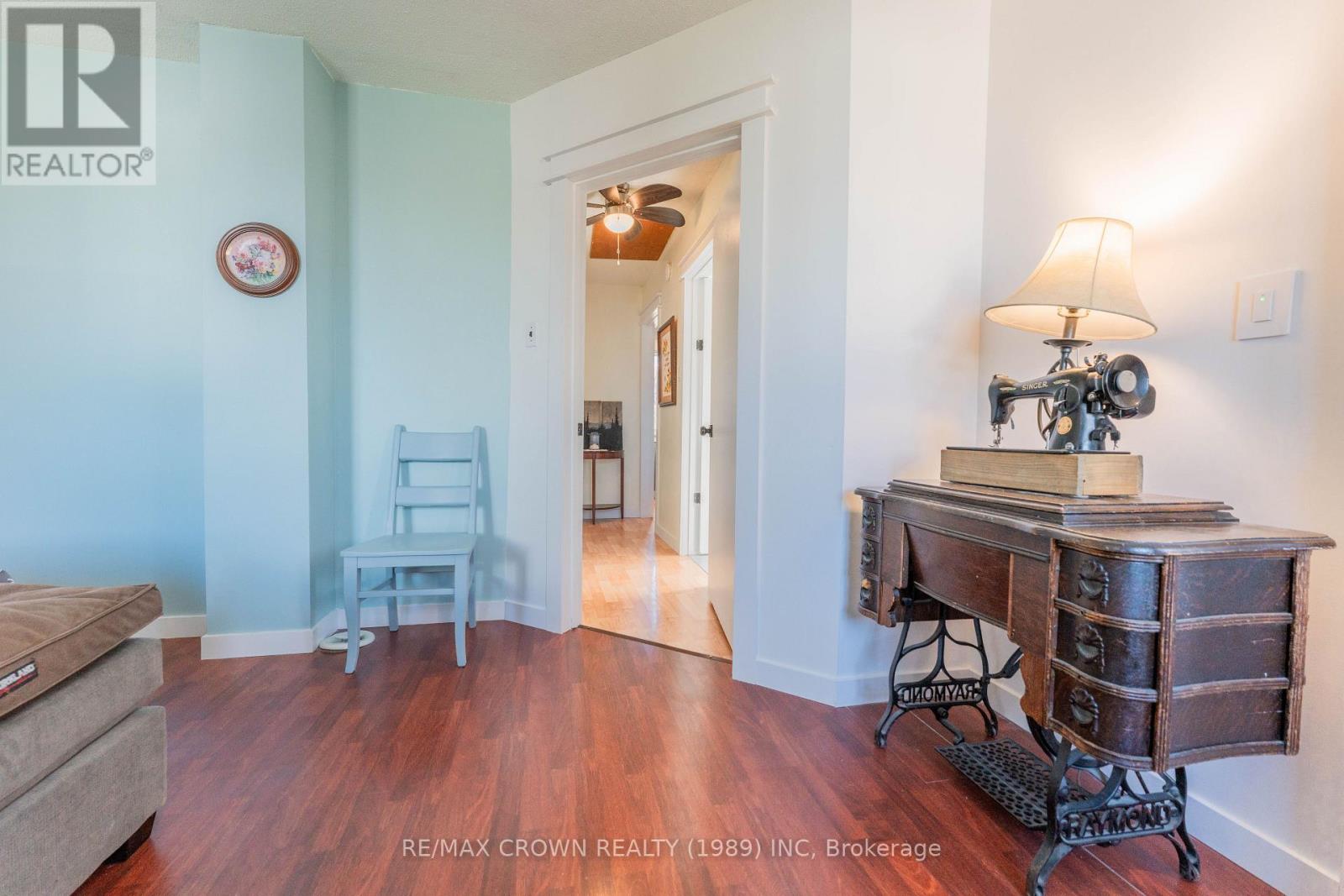 33 DOMINION AVENUE - 23