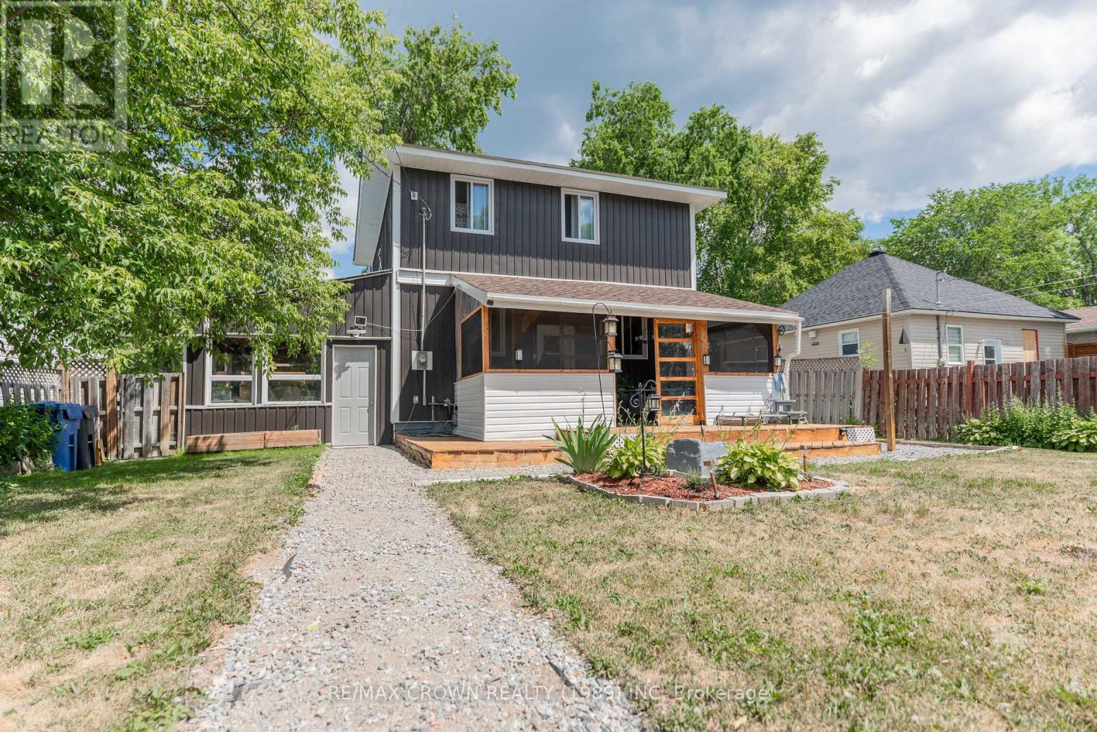 33 DOMINION AVENUE - 3