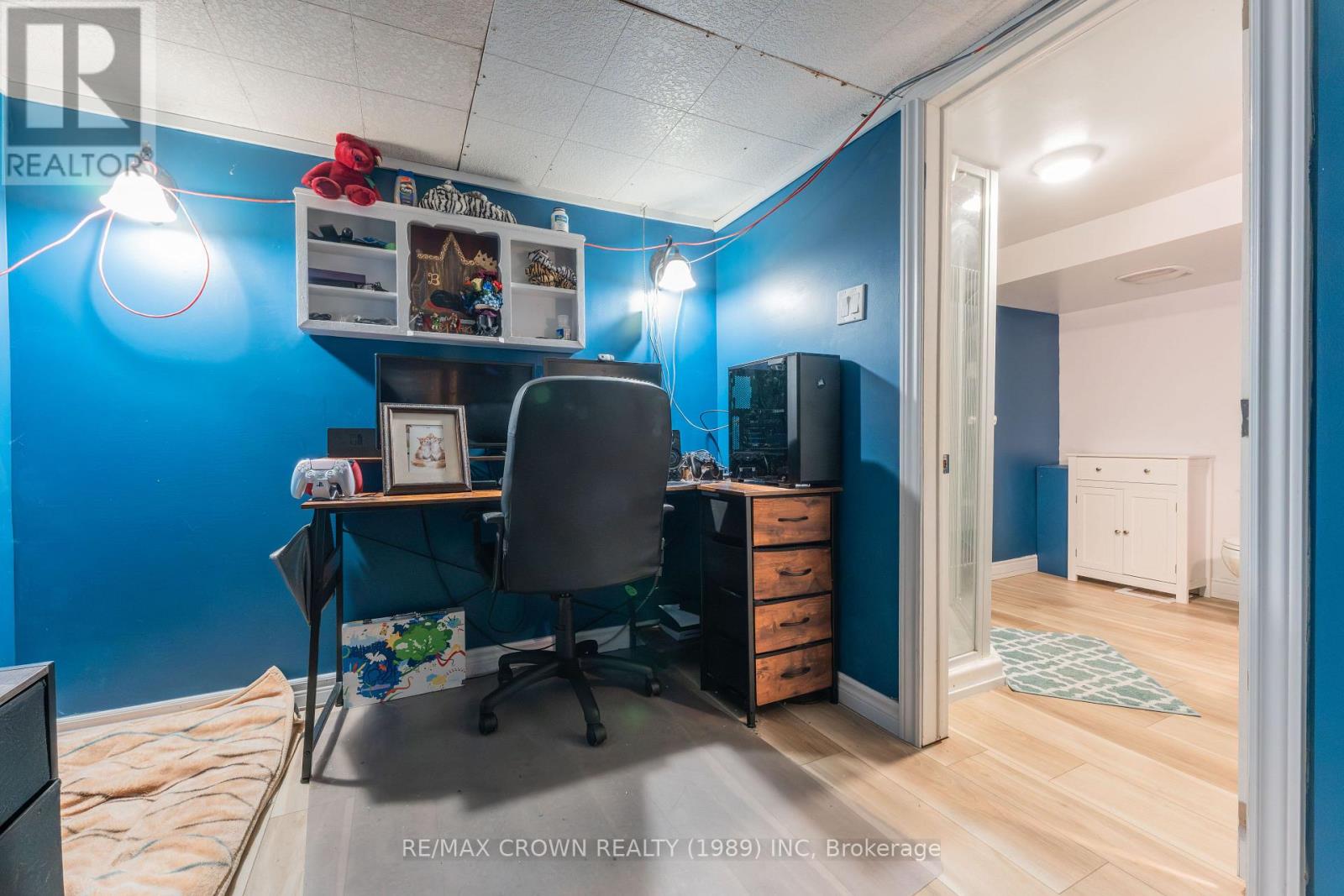 33 DOMINION AVENUE - 33