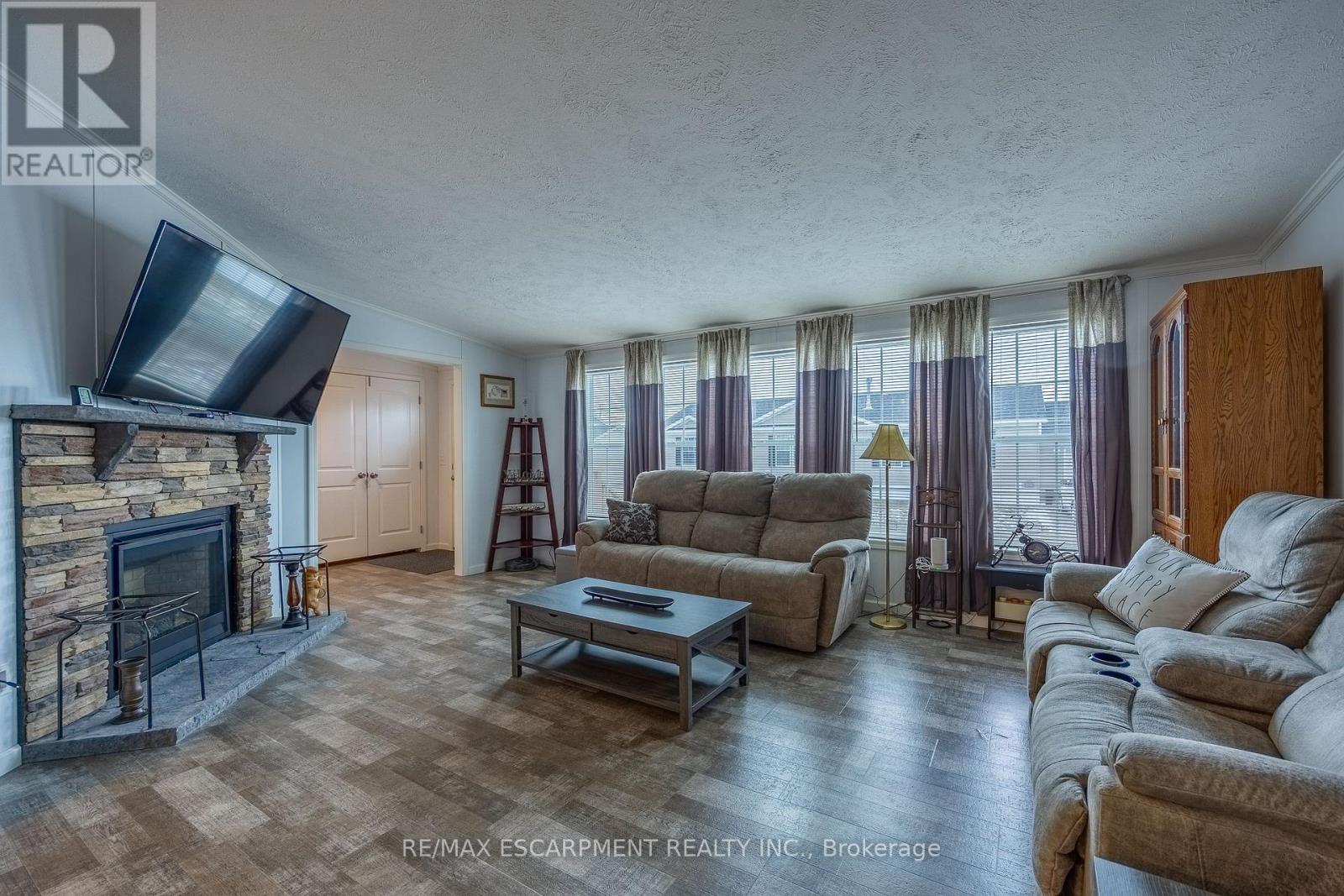 11 HICKORY HOLLOW - Image 12