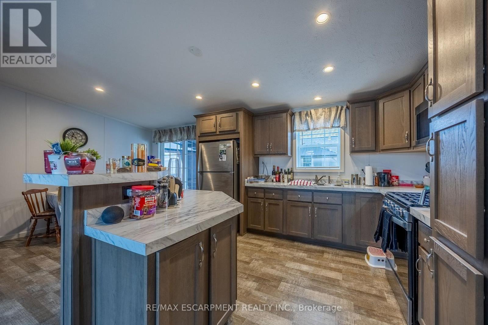 11 HICKORY HOLLOW - Image 13