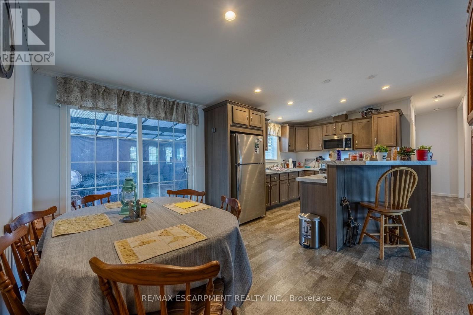 11 HICKORY HOLLOW - Image 16