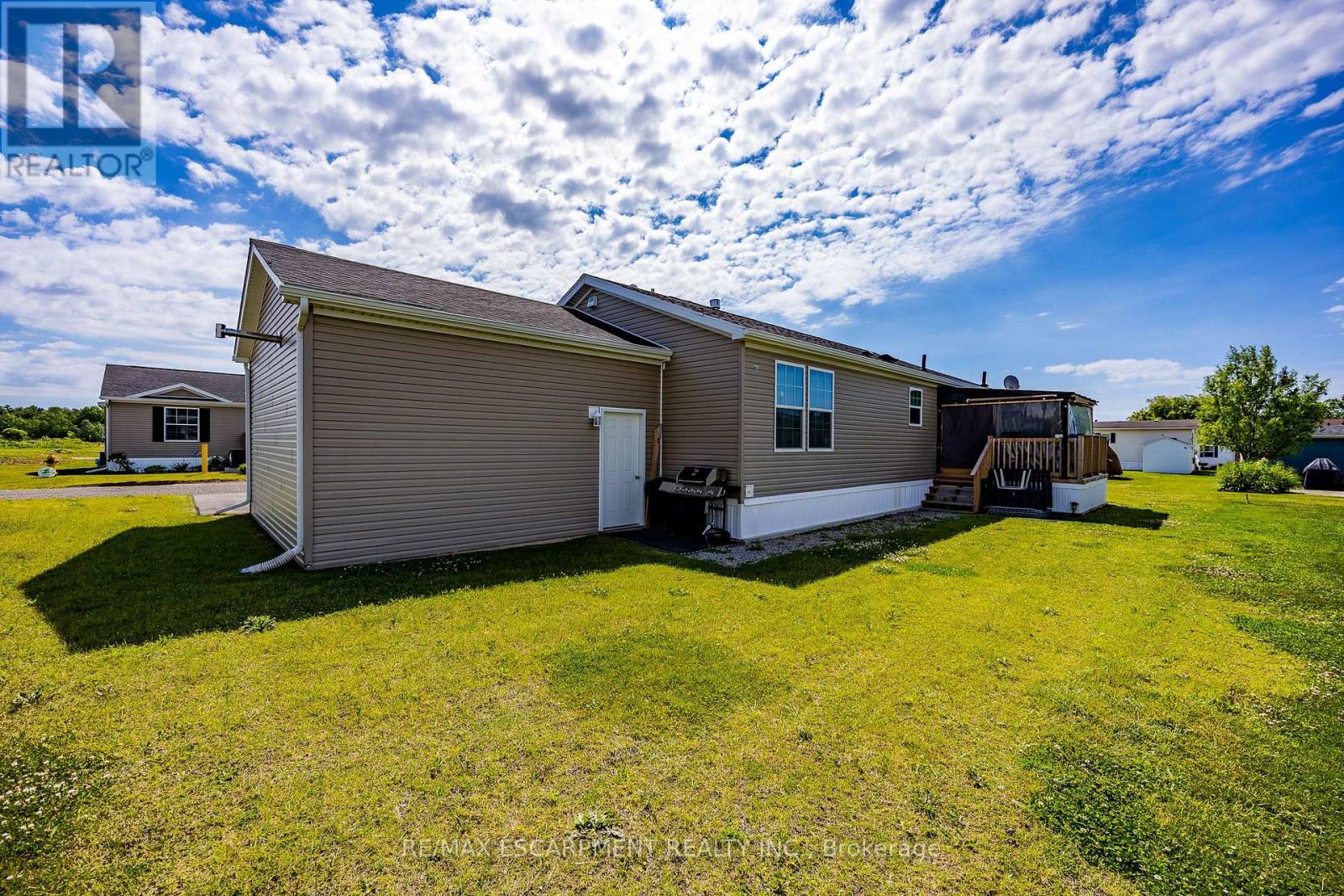 11 HICKORY HOLLOW - Image 3