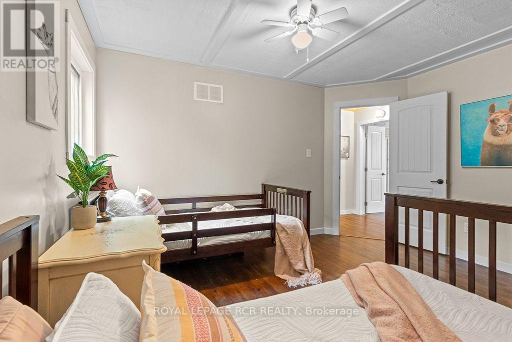 10 DUNKS BAY ROAD - 32