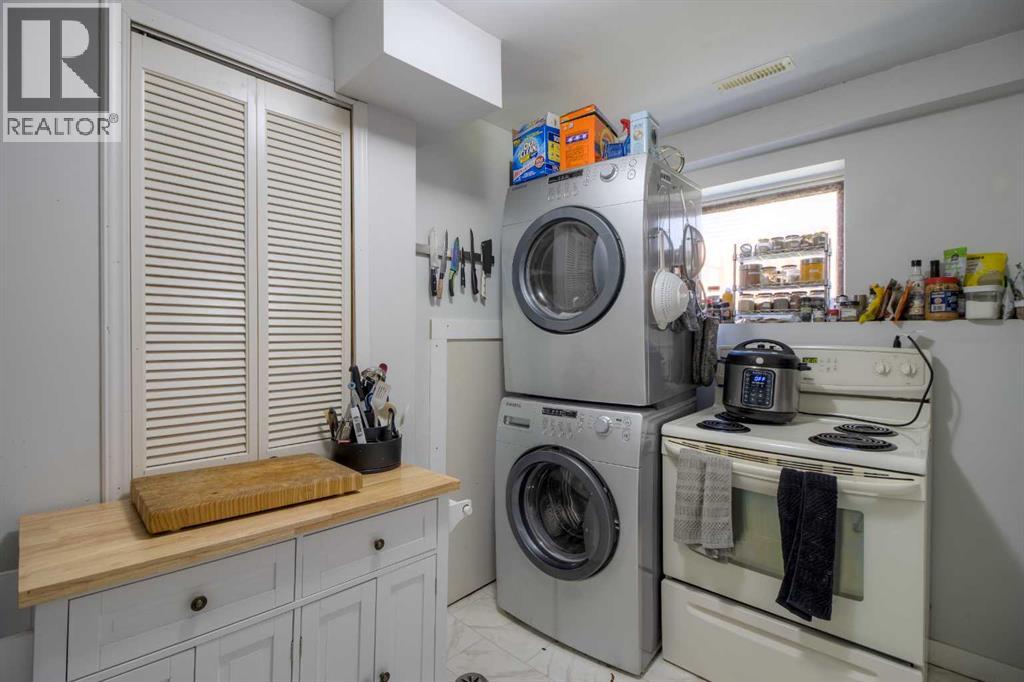 7 cayuga Place W - 5