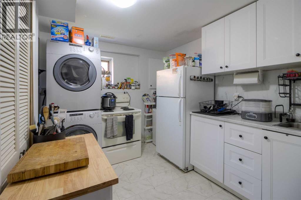 7 cayuga Place W - 3