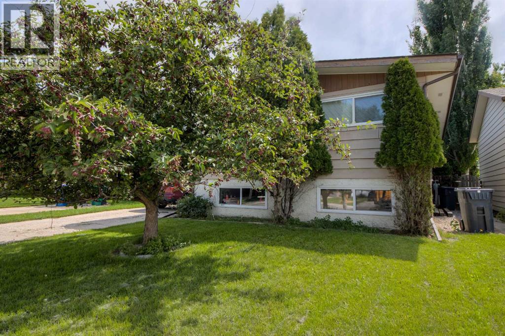 7 cayuga Place W - 1