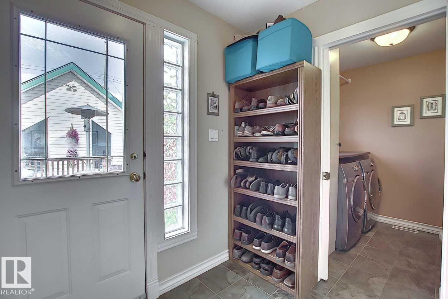 11126 52 ST NW - 12