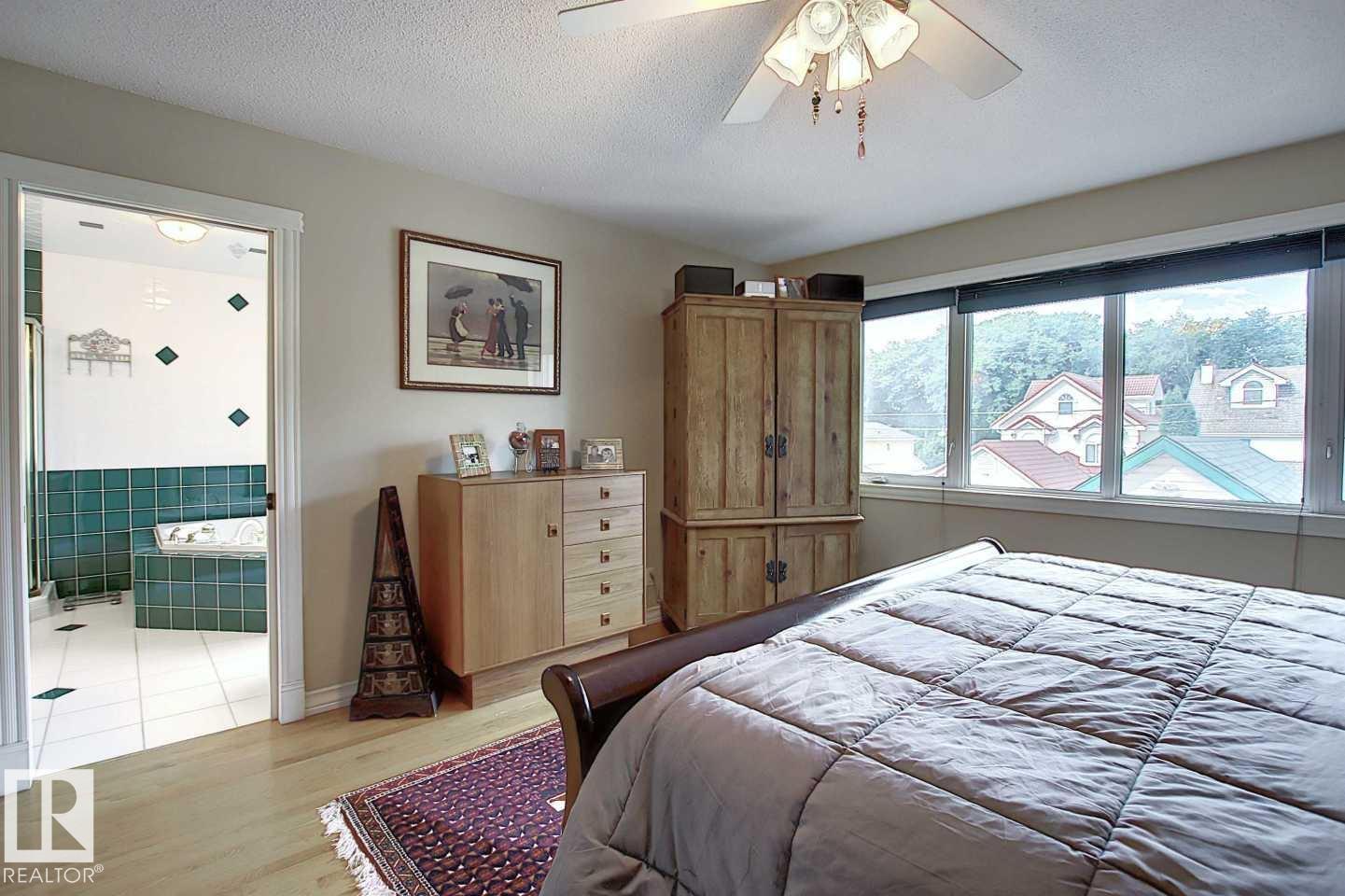 11126 52 ST NW - 25