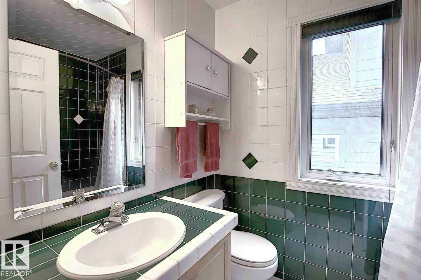 11126 52 ST NW - 35
