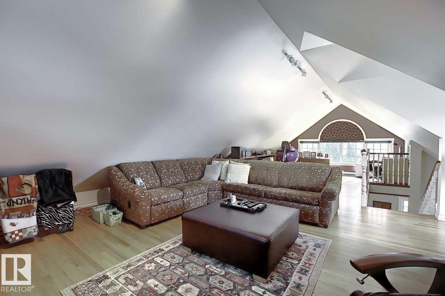 11126 52 ST NW - 46