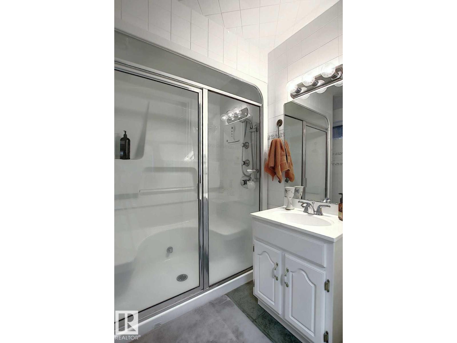 11126 52 ST NW - 54