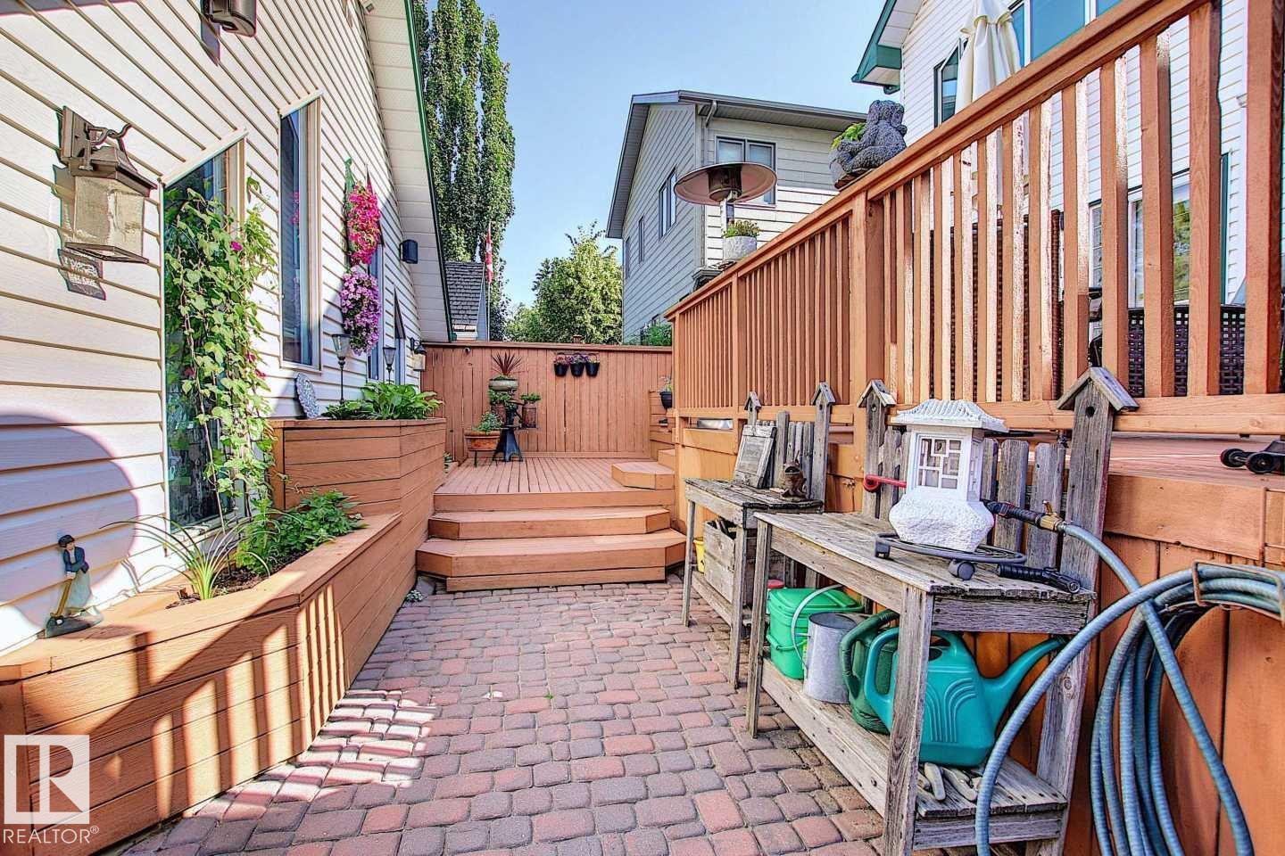 11126 52 ST NW - 65