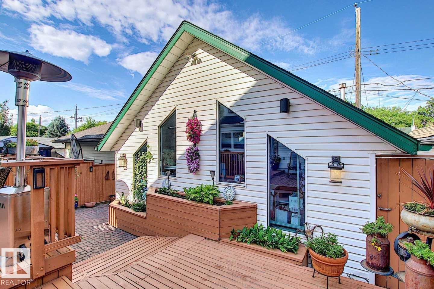 11126 52 ST NW - 66