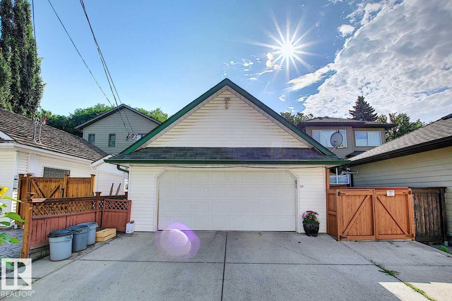 11126 52 ST NW - 68