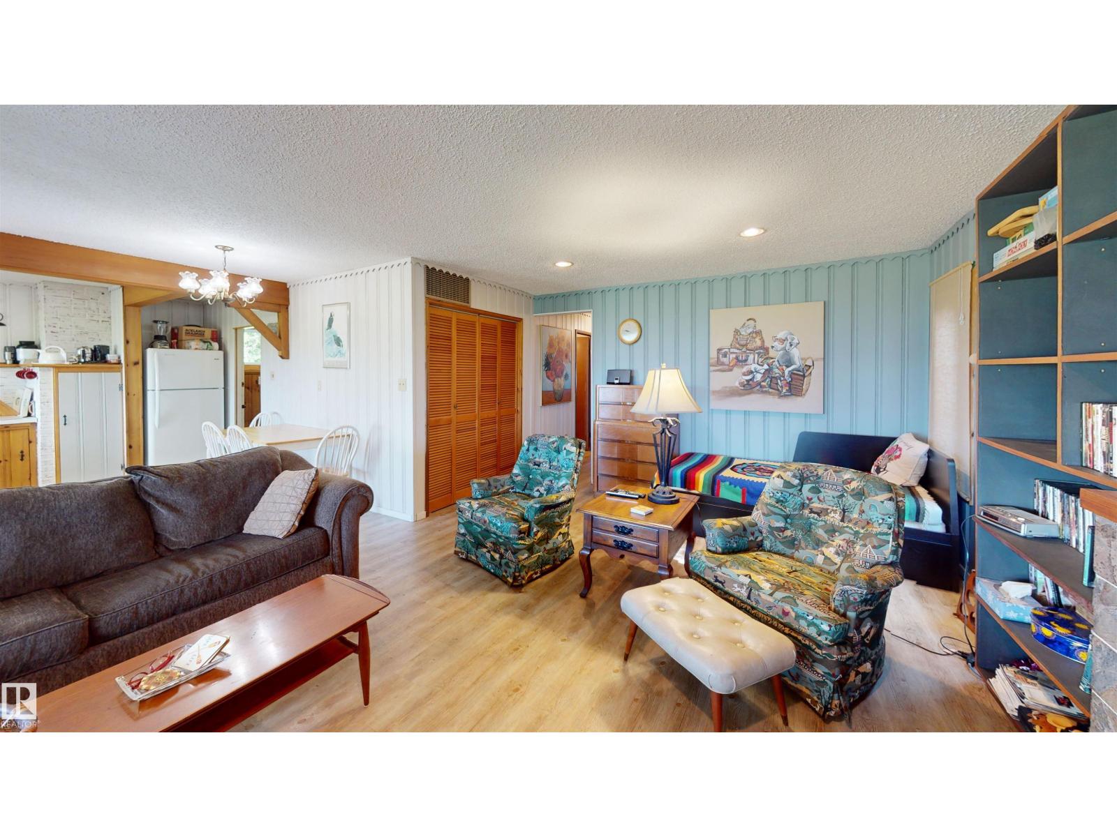 12 53026 RGE ROAD 43 - 13