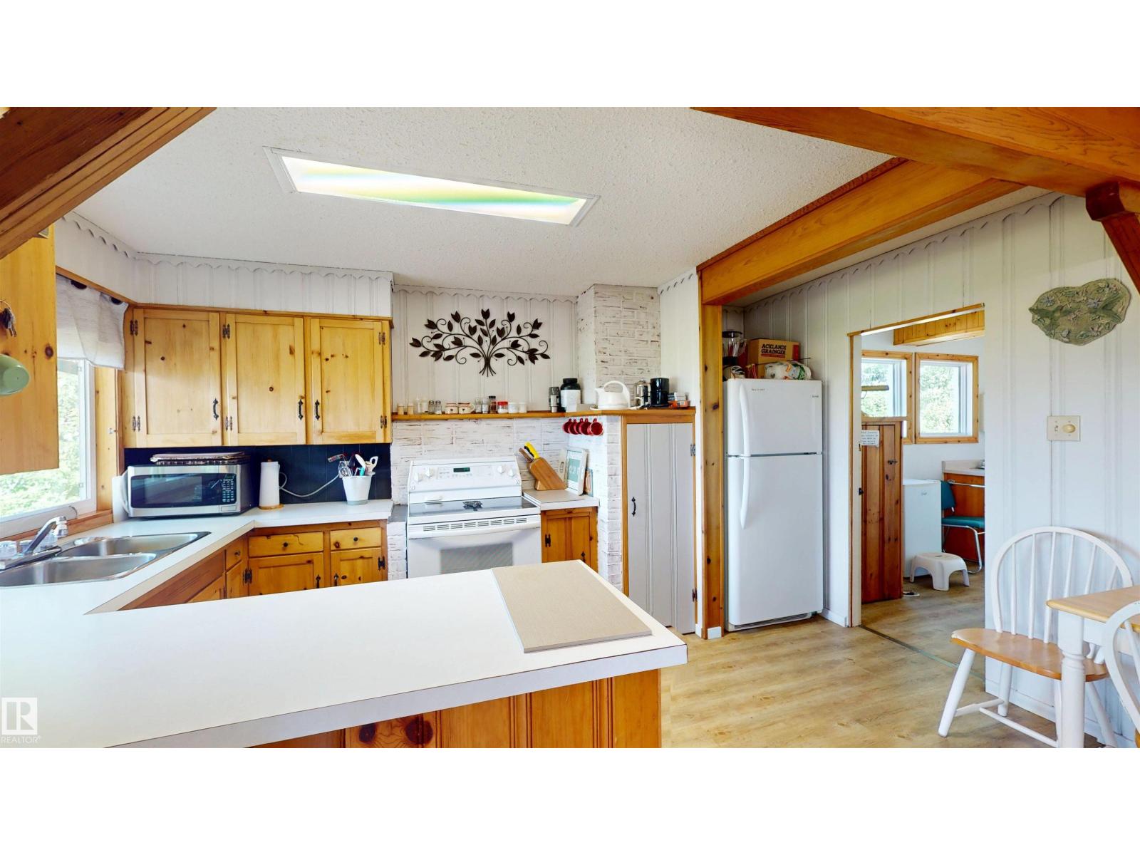 12 53026 RGE ROAD 43 - 14