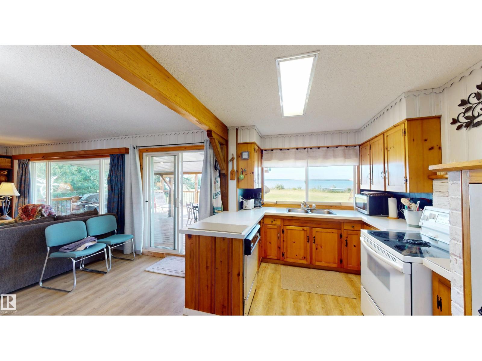 12 53026 RGE ROAD 43 - 17