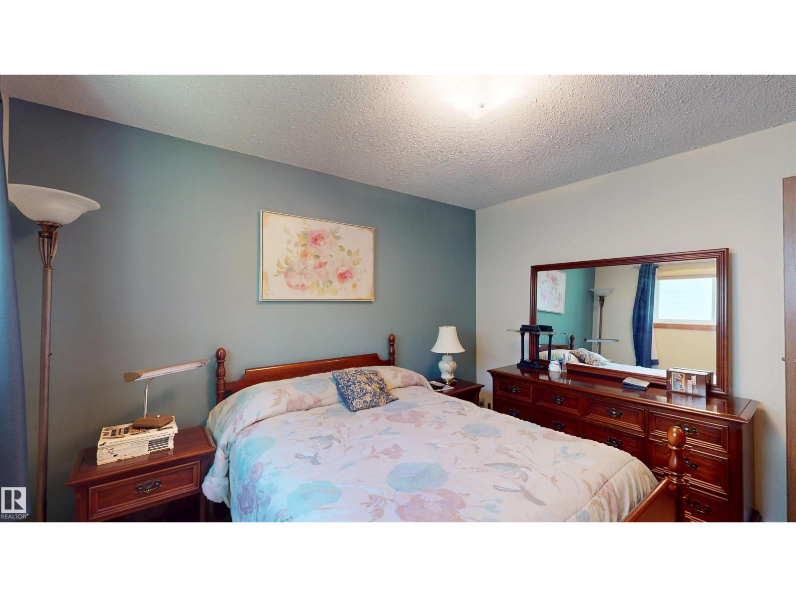 12 53026 RGE ROAD 43 - 19