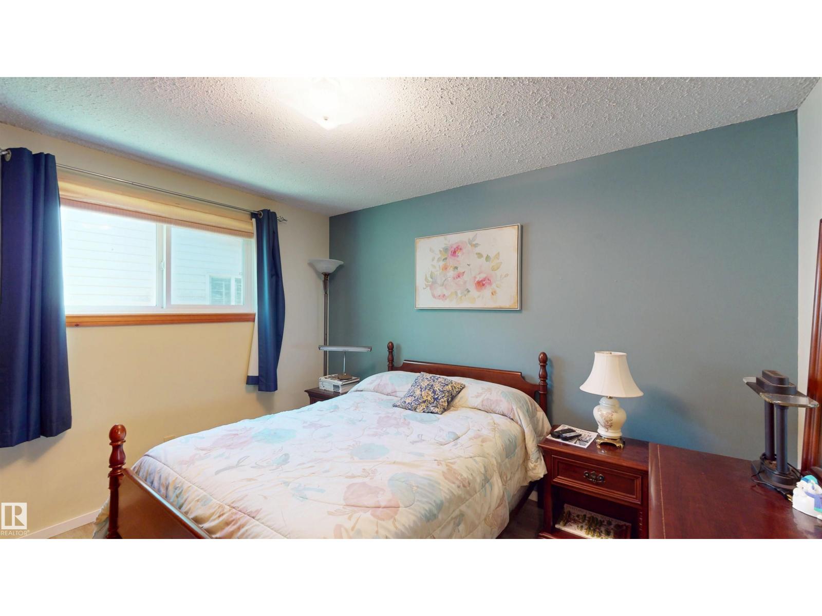 12 53026 RGE ROAD 43 - 20