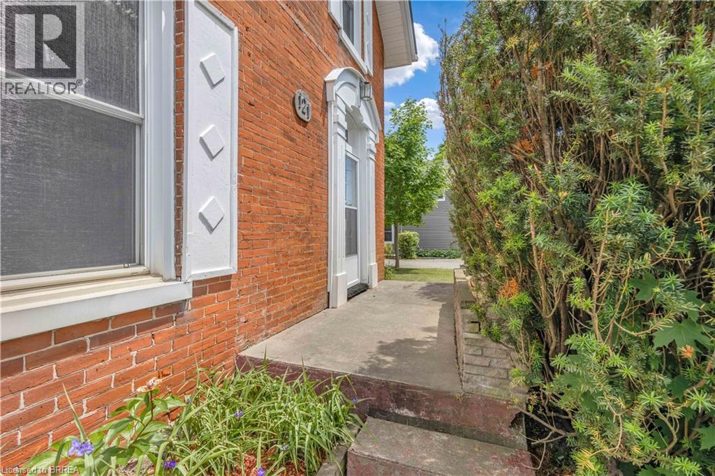 121 MAIN Street N - 3