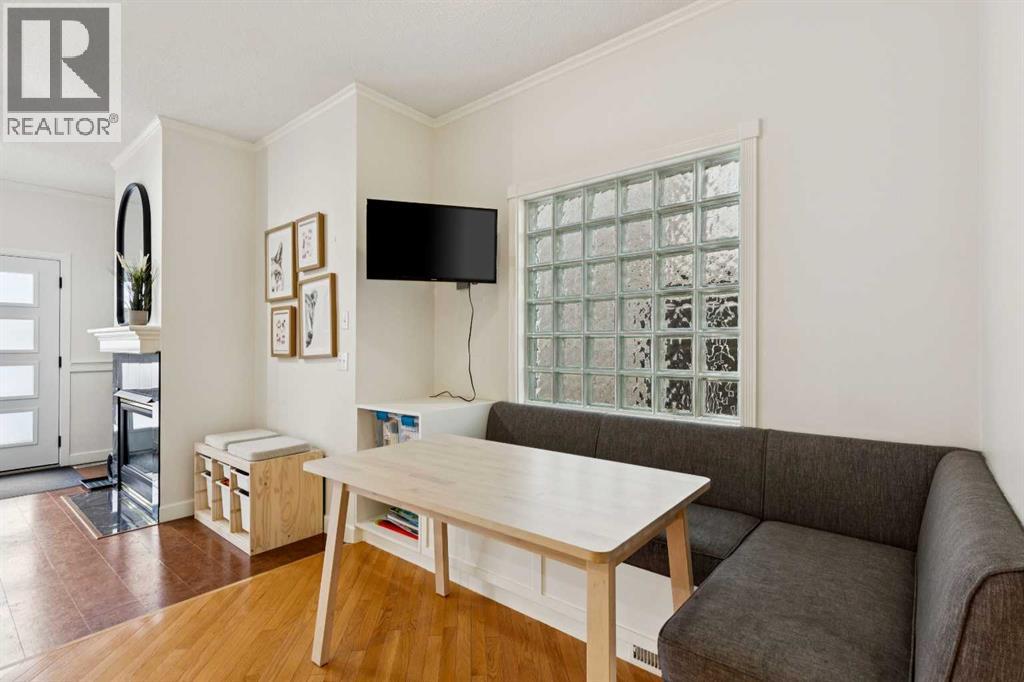 718 53 Avenue SW - 12