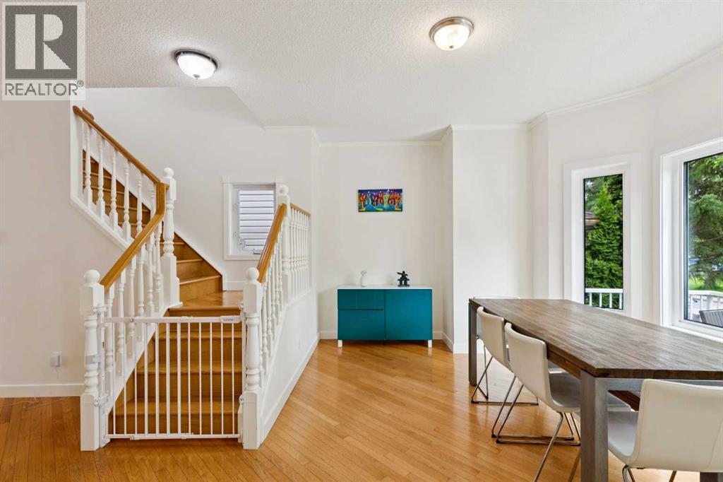 718 53 Avenue SW - 3