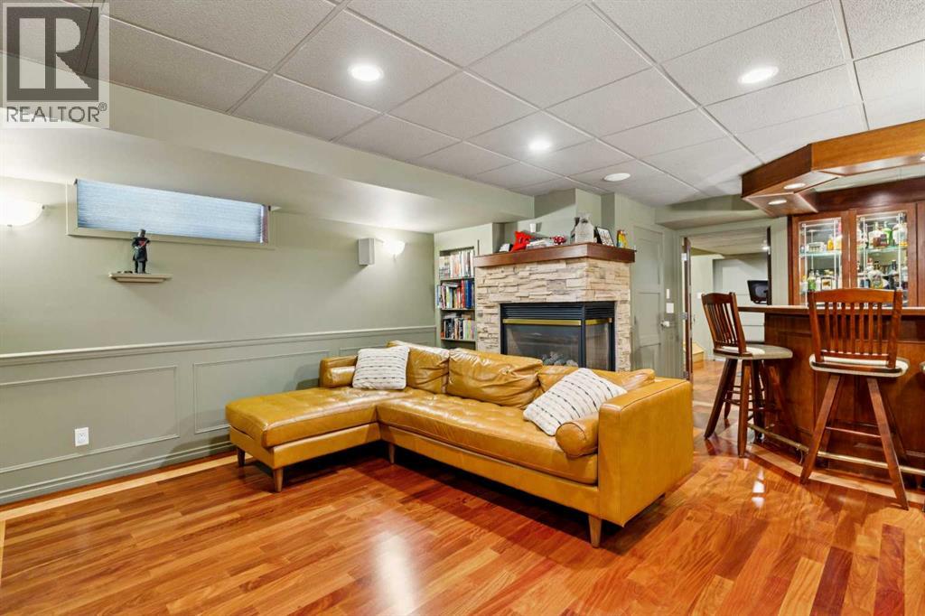 718 53 Avenue SW - 30