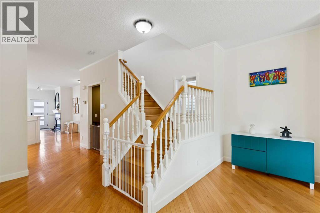 718 53 Avenue SW - 5