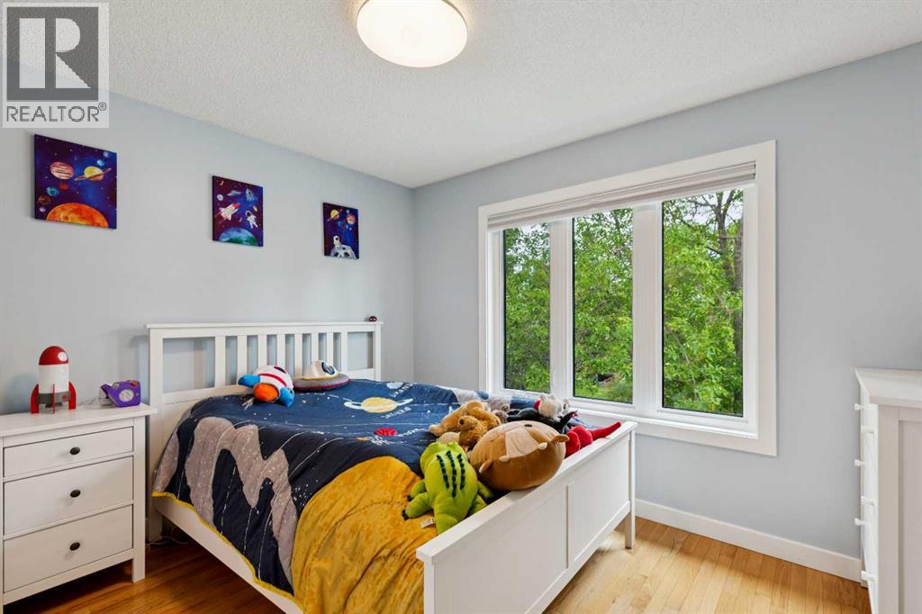 718 53 Avenue SW - 25
