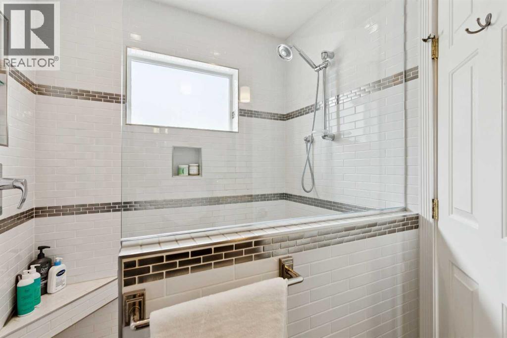 718 53 Avenue SW - 22