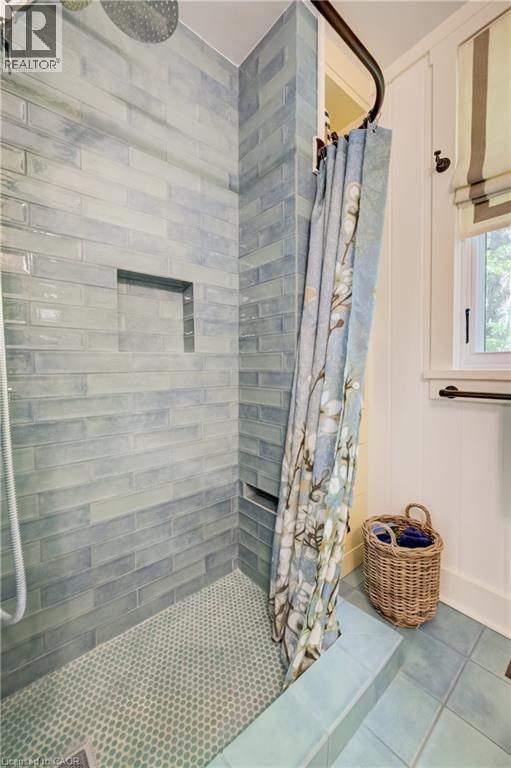 294 HURON Road - Image 20