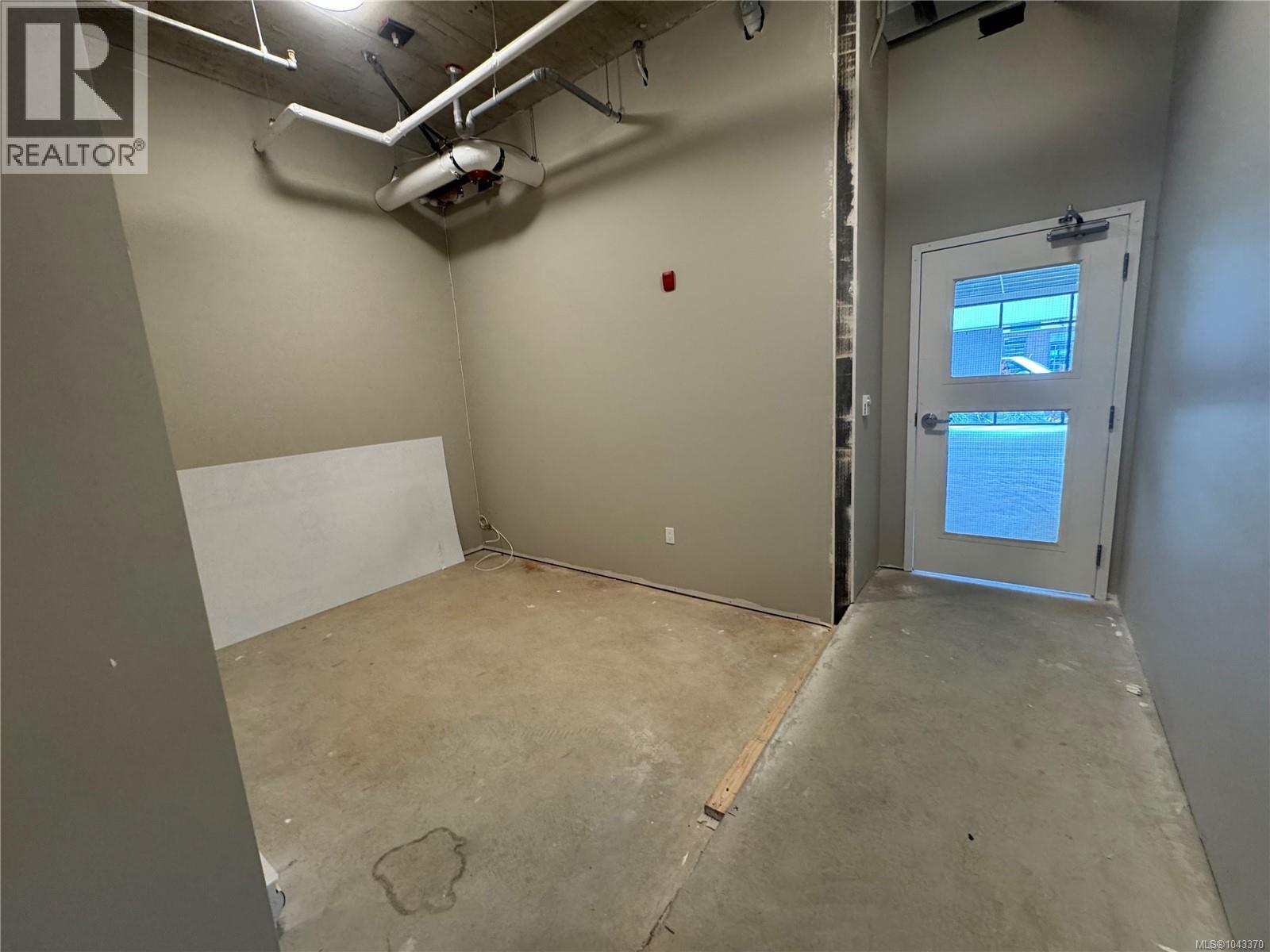 101 113 Hirst Ave E, Parksville — photo 3