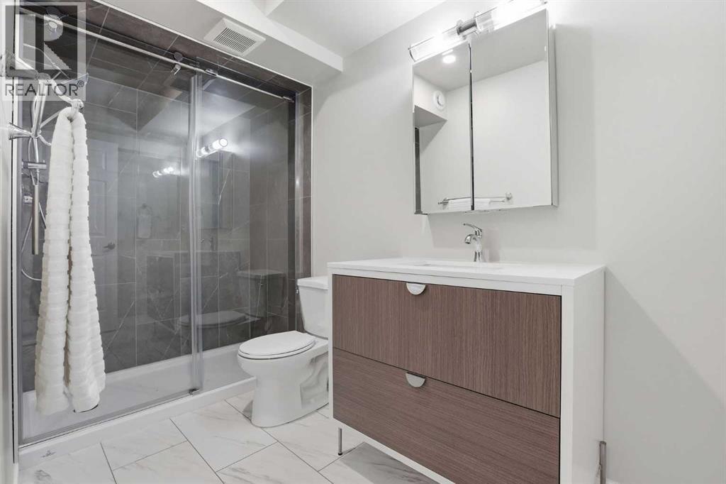 121 Canoe Square SW - 34