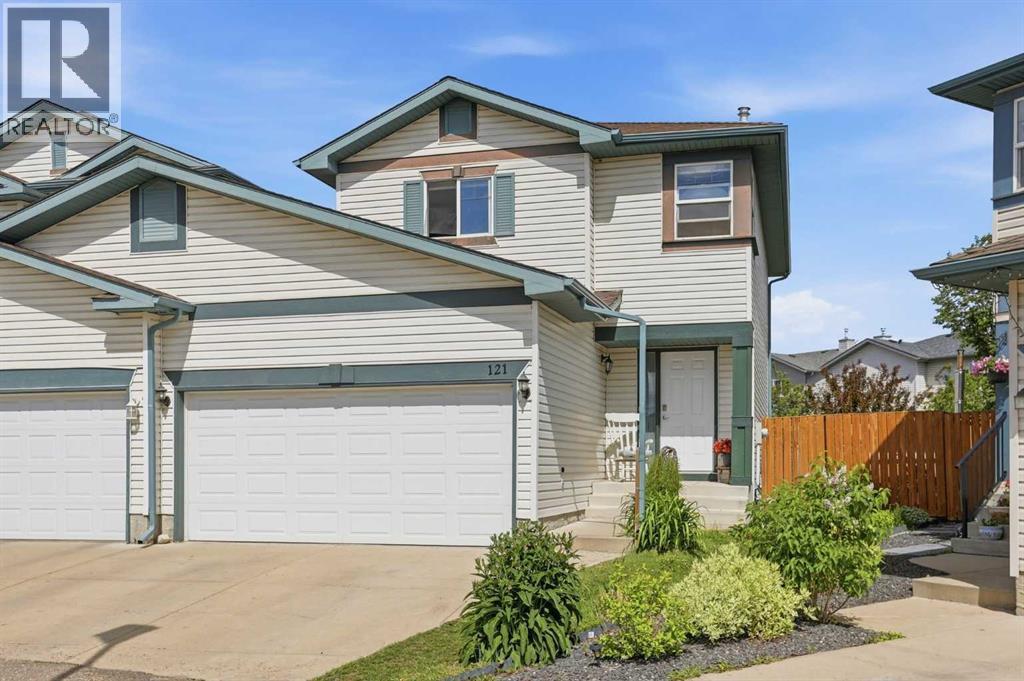 121 Canoe Square SW - 1