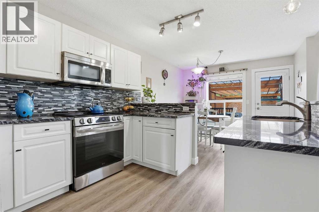 121 Canoe Square SW - 13