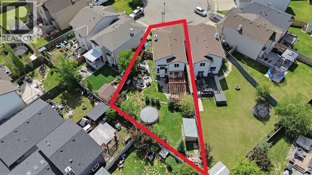 121 Canoe Square SW - 3