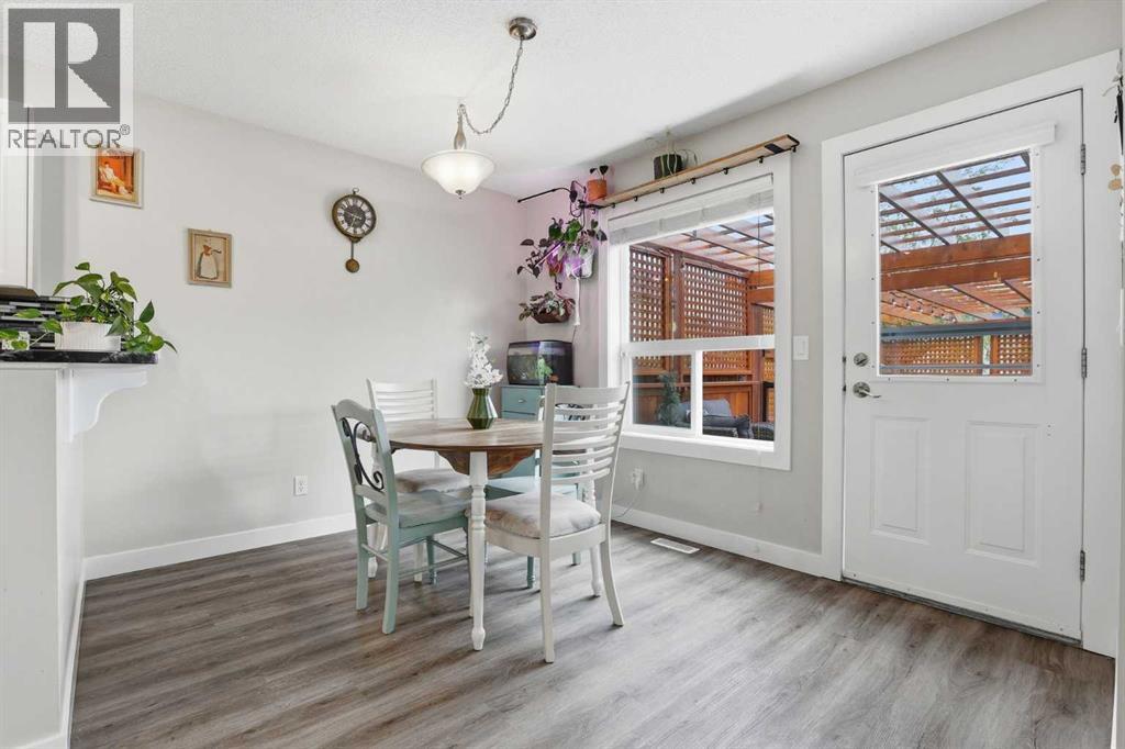 121 Canoe Square SW - 18