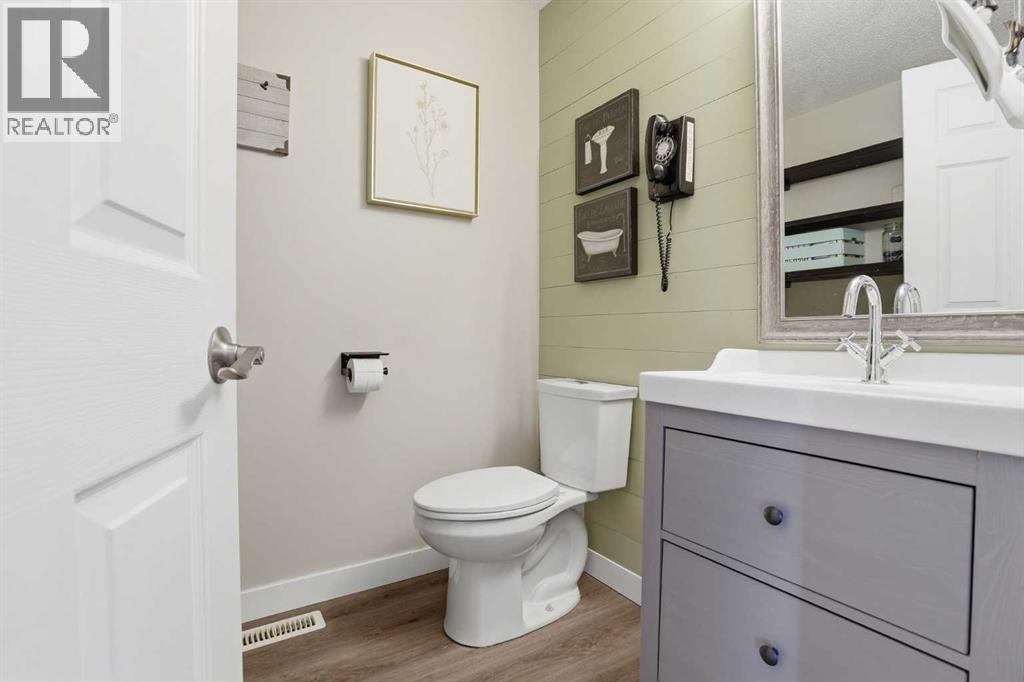 121 Canoe Square SW - 19